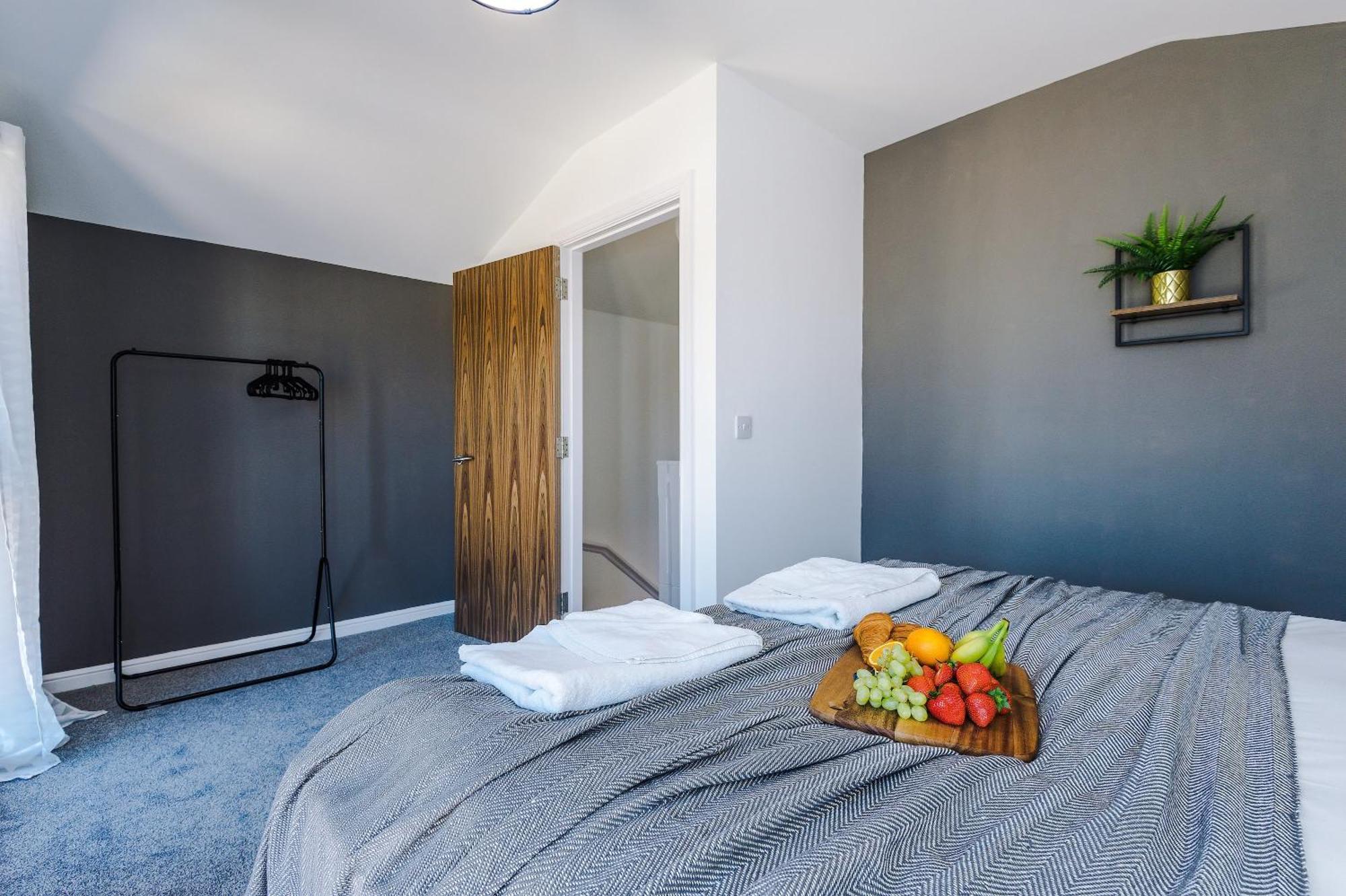 Rest&Recharge At Waterway House Villa Manchester Luaran gambar
